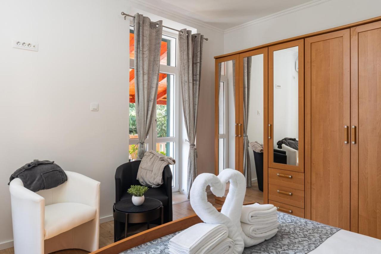 Porat Apartment *